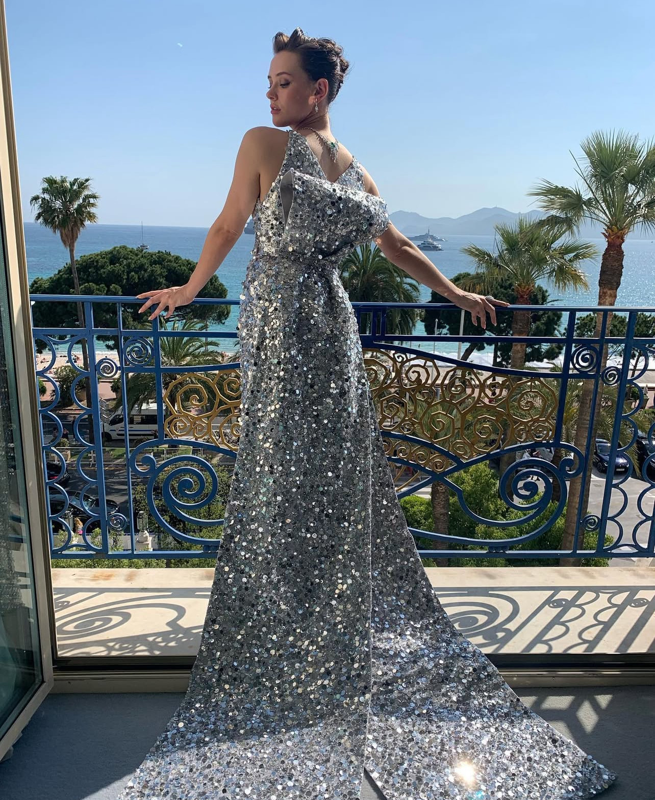 Katherine Langford 4